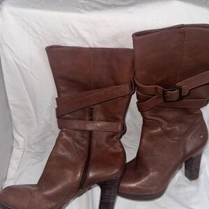 UGG Brown Heeled Boots with Slouchy Design